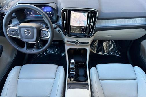 2026 Volvo XC40 B5 Plus