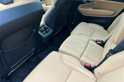 2024 Volvo XC90 B6 Ultimate Bright Theme 7-Seater