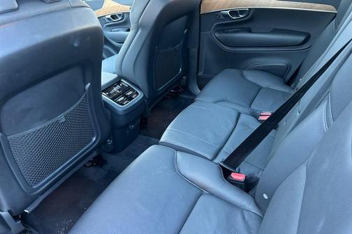 2025 Volvo XC90 B6 Plus 7-Seater