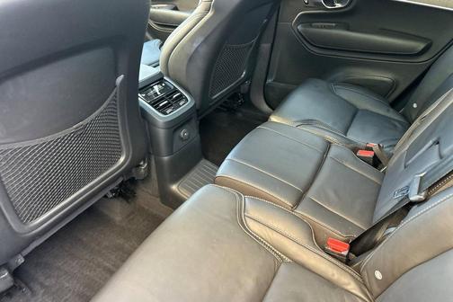 2023 Volvo XC90 Recharge Plug-In Hybrid T8 Ultimate Bright Theme 7-Seater