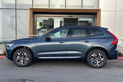 2026 Volvo XC60 Plug-In Hybrid Core, T8 AWD Electric/Gasoline, Dark