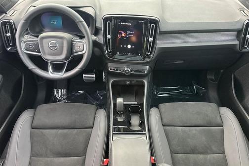 2022 Volvo XC40 Recharge Pure Electric P8 Twin Plus