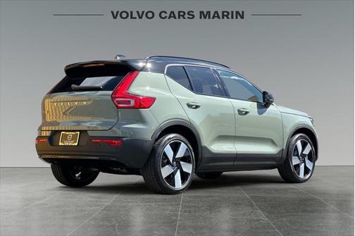 2025 Volvo EX40 Twin Motor Ultra