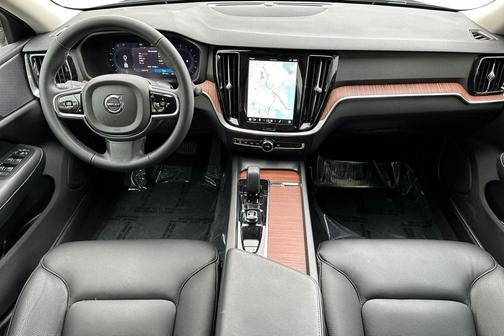 Denim Blue Metallic 2025 Volvo S60 B5 Plus