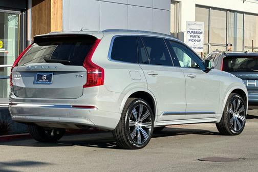 2025 Volvo XC90 Plug-In Hybrid T8 Core 7-Seater