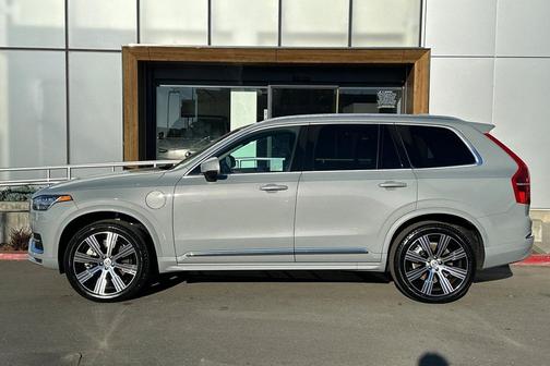 2025 Volvo XC90 Plug-In Hybrid T8 Core 7-Seater