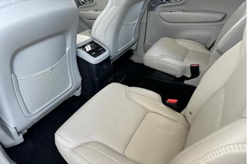2025 Volvo XC90 Plug-In Hybrid T8 Ultra 6-Seater