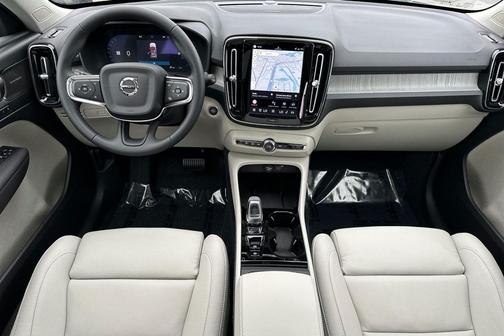 2026 Volvo XC40 B5 Ultra