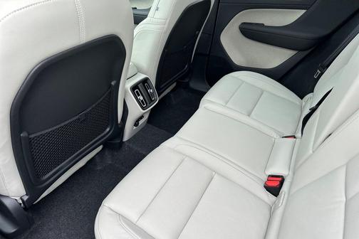 2026 Volvo XC40 B5 Ultra