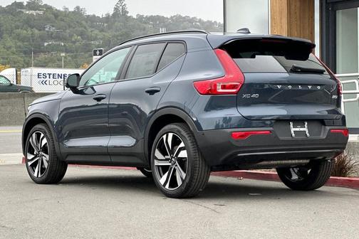 2026 Volvo XC40 B5 Ultra