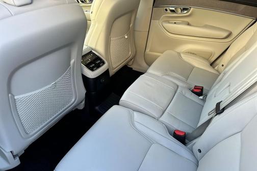 2026 Volvo XC90 Plug-In Hybrid T8 Ultra 7-Seater