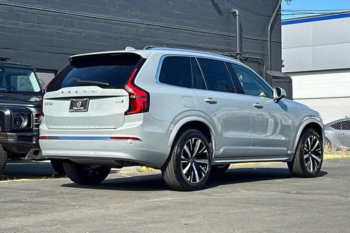 Vapour Grey Metallic 2026 Volvo XC90 Core, B5 AWD Gas (mild hybrid), Gasoline, Bright, 7 Seats