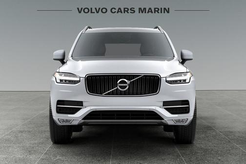 2018 Volvo XC90 T6 Momentum