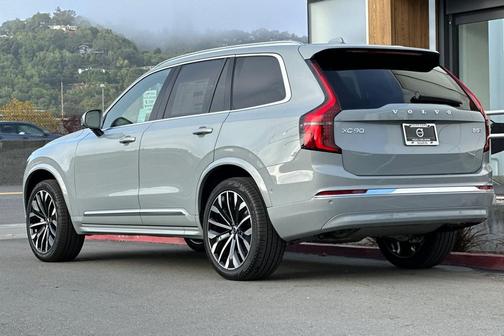 2026 Volvo XC90 B5 Plus 7-Seater