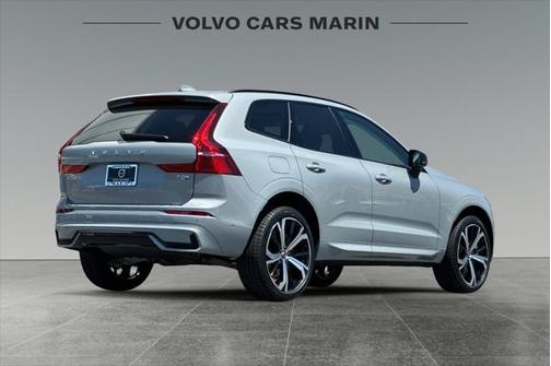 2025 Volvo XC60 B5 Plus