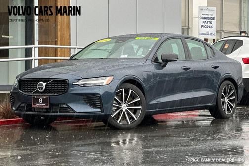 2024 Volvo S60 Recharge Plug-In Hybrid T8 Plus Dark Theme