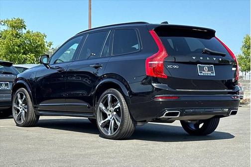 2021 Volvo XC90 Recharge Plug-In Hybrid T8 R-Design 7 Passenger