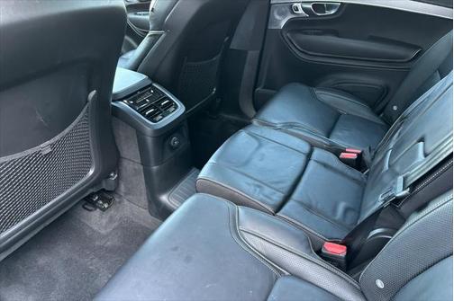 2021 Volvo XC90 Recharge Plug-In Hybrid T8 R-Design 7 Passenger