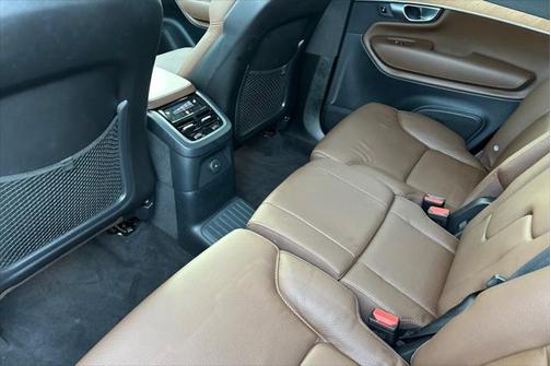 2024 Volvo XC90 Recharge Plug-In Hybrid T8 Plus Bright Theme 7-Seater