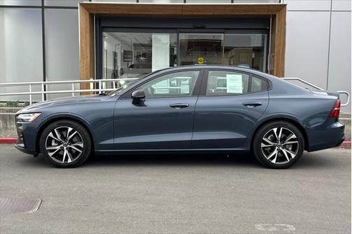 2025 Volvo S60 B5 Plus