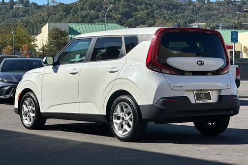 Snow White Pearl 2021 Kia Soul S