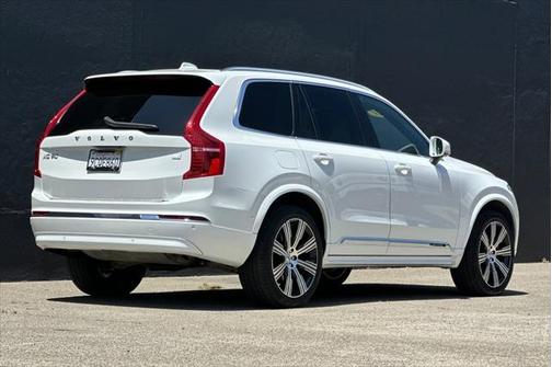 2023 Volvo XC90 Recharge Plug-In Hybrid T8 Ultimate Bright Theme 7-Seater