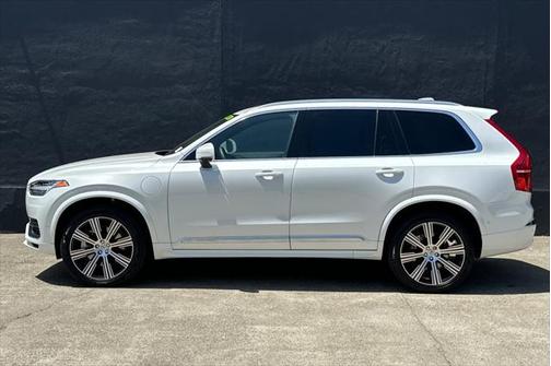2023 Volvo XC90 Recharge Plug-In Hybrid T8 Ultimate Bright Theme 7-Seater