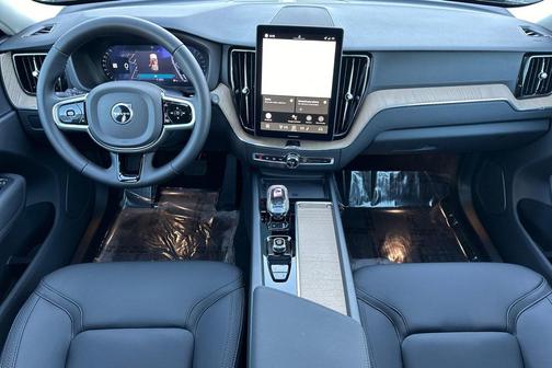 2026 Volvo XC60 B5 Core