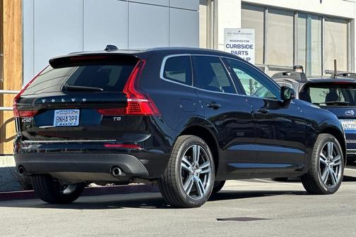 2020 Volvo XC60 T5 Momentum