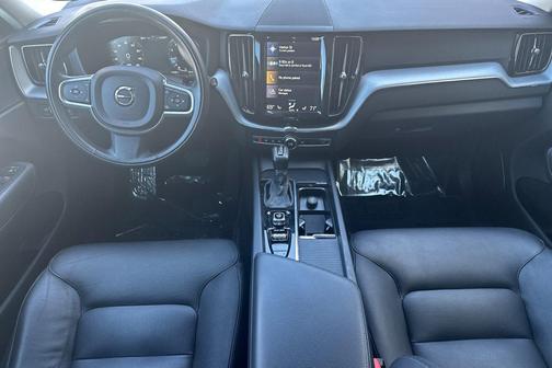 2020 Volvo XC60 T5 Momentum
