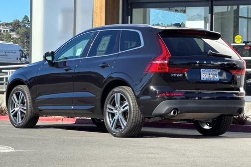2020 Volvo XC60 T5 Momentum