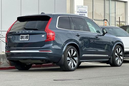 2023 Volvo XC90 Recharge Plug-In Hybrid T8 Ultimate 6-Seater