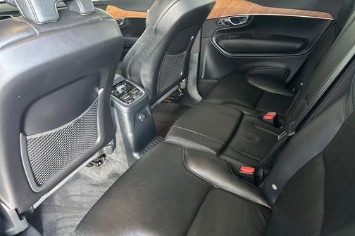 2023 Volvo XC90 Recharge Plug-In Hybrid T8 Plus Bright Theme 7-Seater