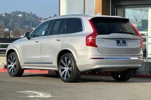 2023 Volvo XC90 Recharge Plug-In Hybrid T8 Plus Bright Theme 7-Seater