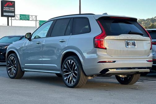 2026 Volvo XC90 Ultra Dark Theme, B6 AWD Gas (mild hybrid), Gasoline, 7 Seats