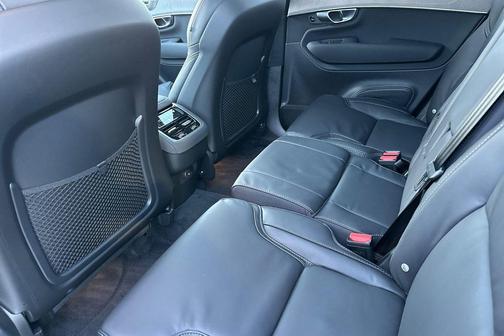 2026 Volvo XC90 Ultra Dark Theme, B6 AWD Gas (mild hybrid), Gasoline, 7 Seats