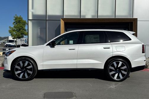 Crystal White 2026 Volvo EX90 Ultra, Twin Motor, Fully electric, 7 Seats