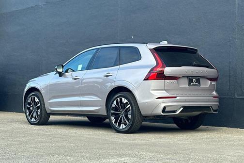 Col74500 2027 Volvo XC60 Plus