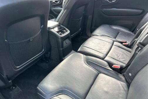 2022 Volvo XC90 Recharge Plug-In Hybrid T8 Inscription 6 Passenger