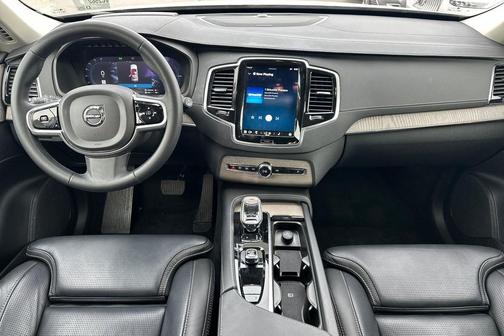 2023 Volvo XC90 Recharge Plug-In Hybrid T8 Ultimate Bright Theme 7-Seater