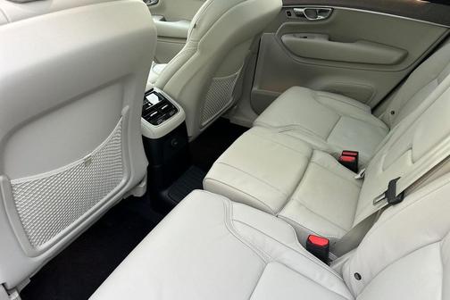 2026 Volvo XC90 Plug-In Hybrid Ultra, T8 AWD, Electric/Gasoline, Bright, 7 Seats