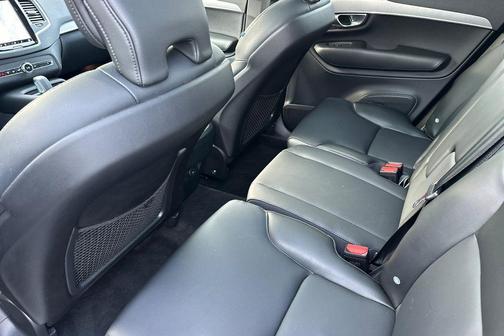 2023 Volvo XC90 B5 Core