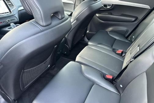 2023 Volvo XC90 B5 Core