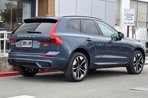 Denim Blue Metallic 2026 Volvo XC60 B5 Plus
