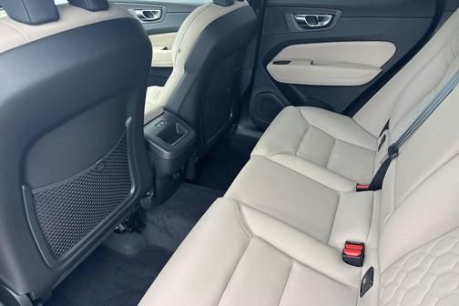Denim Blue Metallic 2026 Volvo XC60 B5 Plus
