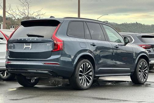 2026 Volvo XC90 Ultra Dark Theme, B6 AWD Gas (mild hybrid), Gasoline, 6 Seats