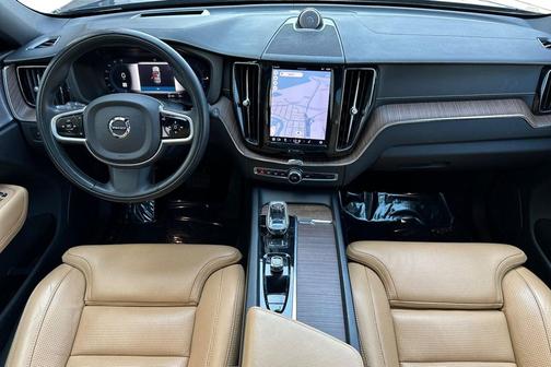 2022 Volvo XC60 Recharge Plug-In Hybrid T8 Inscription
