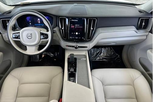 2024 Volvo XC60 B5 Plus Dark Theme