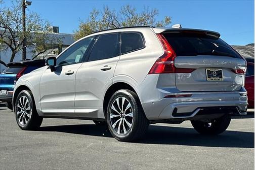 2025 Volvo XC60 Plus