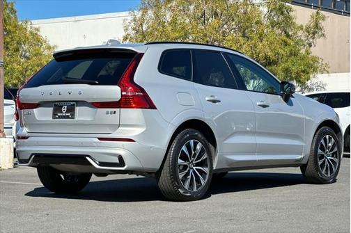 2025 Volvo XC60 Plus